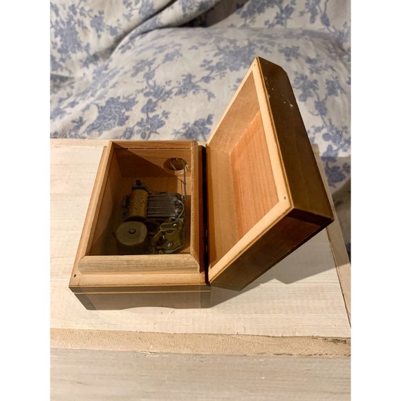 Vintage Reuge Swiss Music Box Dr. Zhivago Lara's Theme Hummel DOES NOT PLAY - Picture 5 of 10